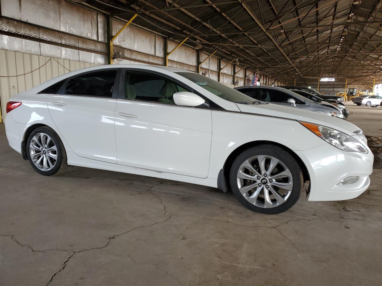 2013 Hyundai Sonata - Image 4