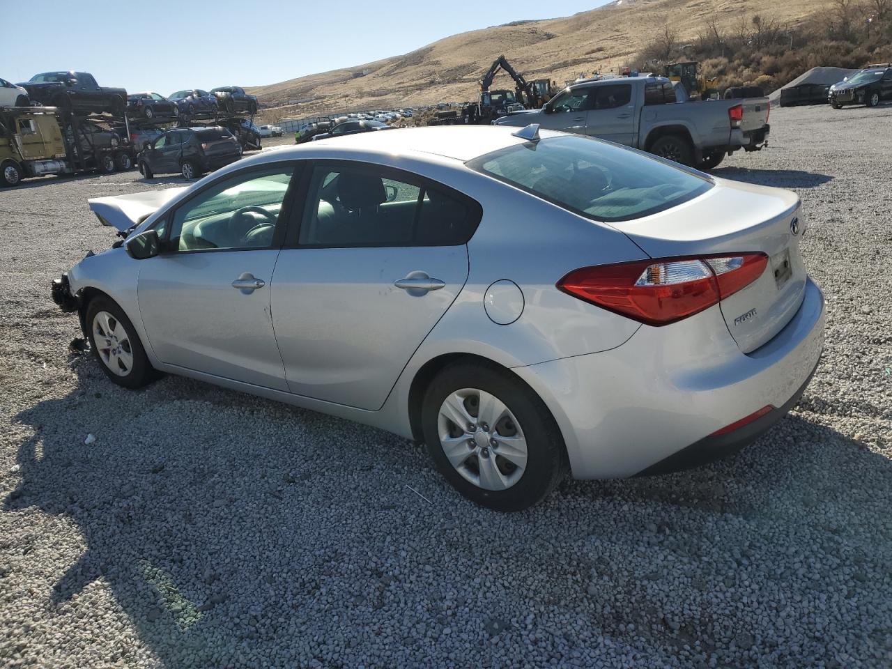 2016 Kia Forte - Image 2