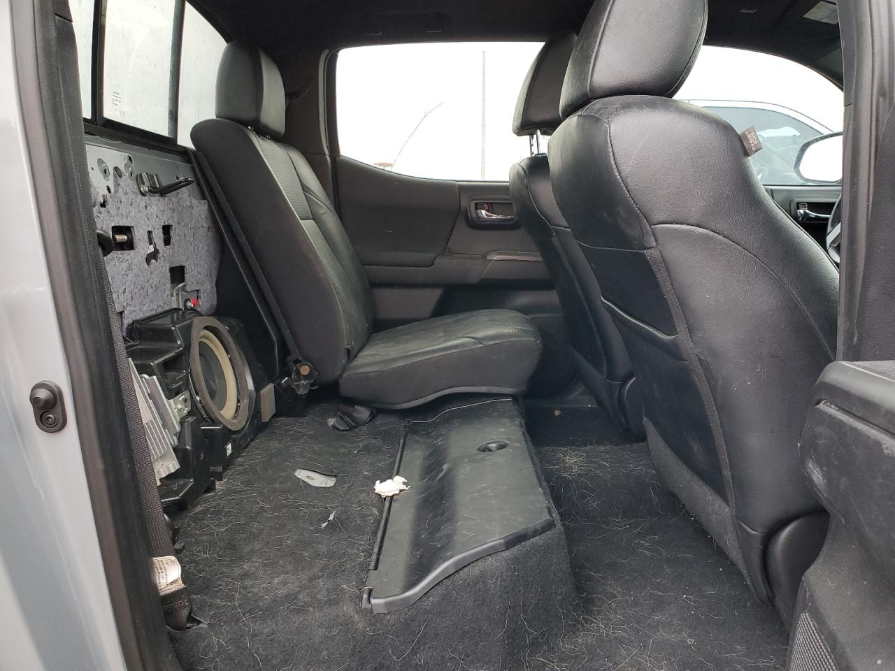 2019 Toyota Tacoma - Image 10