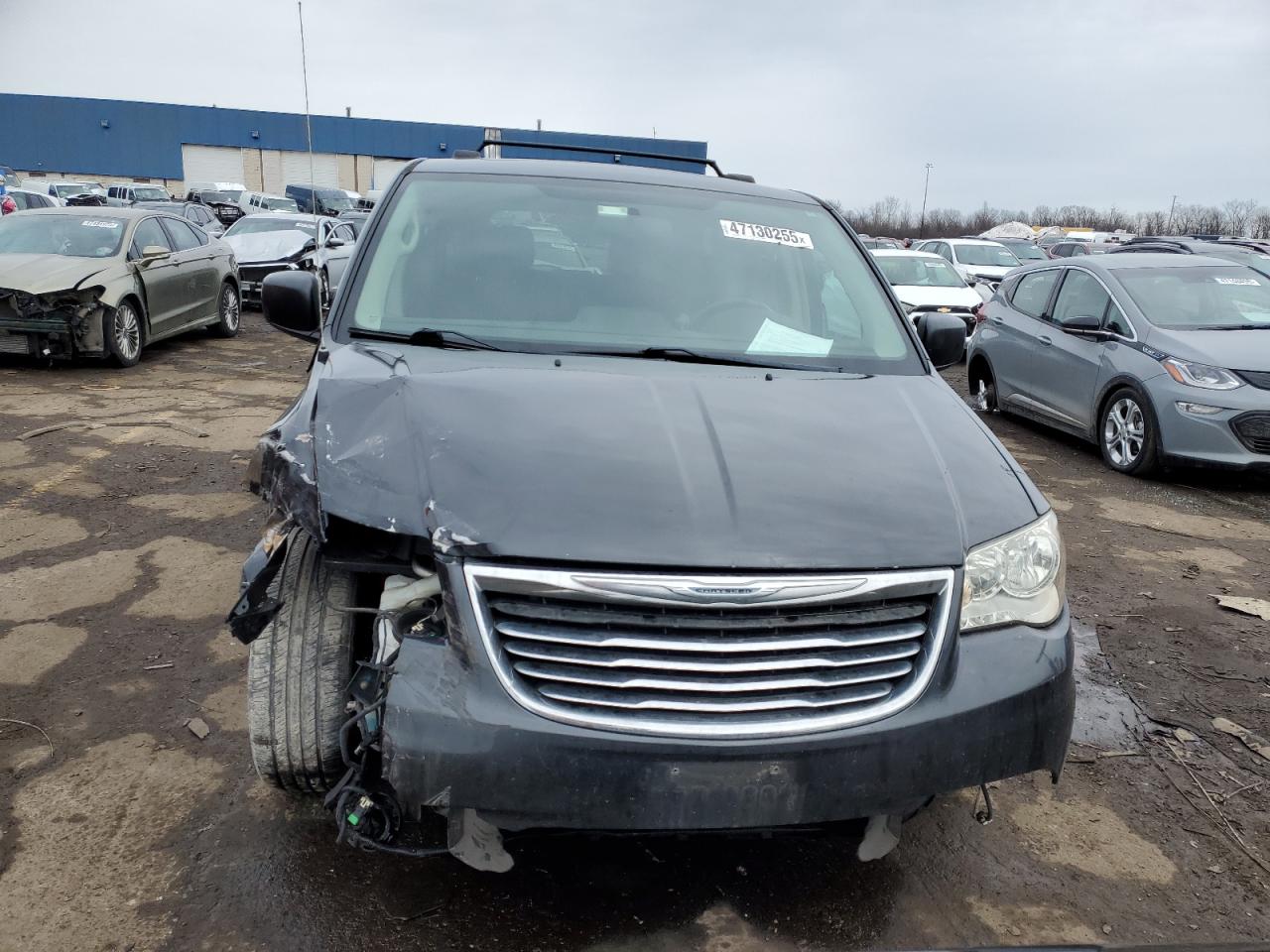 2011 Chrysler Town & Country - Image 5