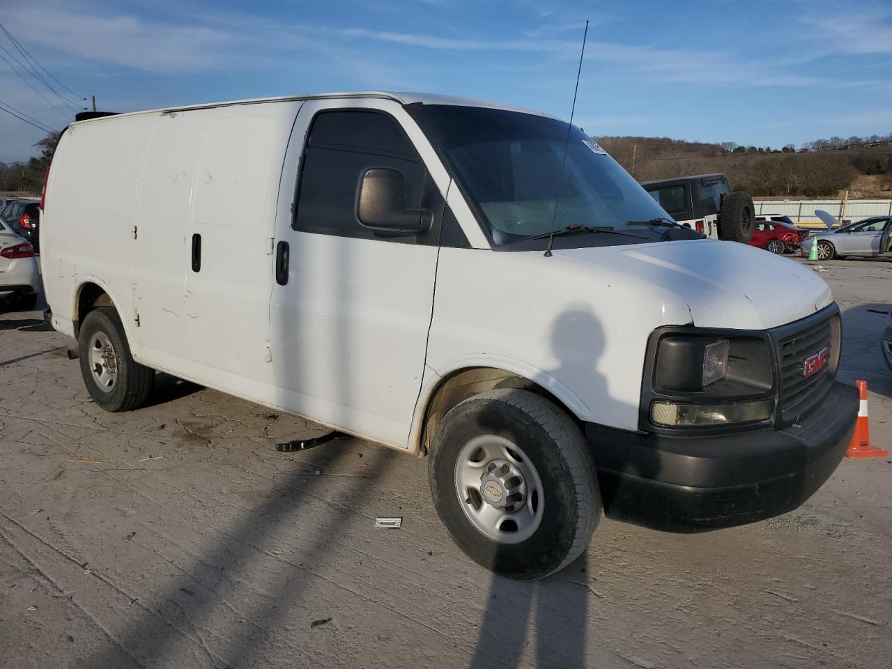 2011 GMC Savana - Image 4