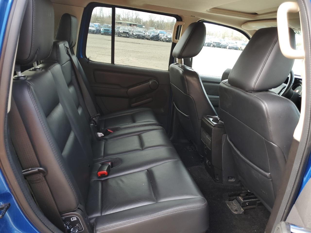 2010 Ford Explorer - Image 10