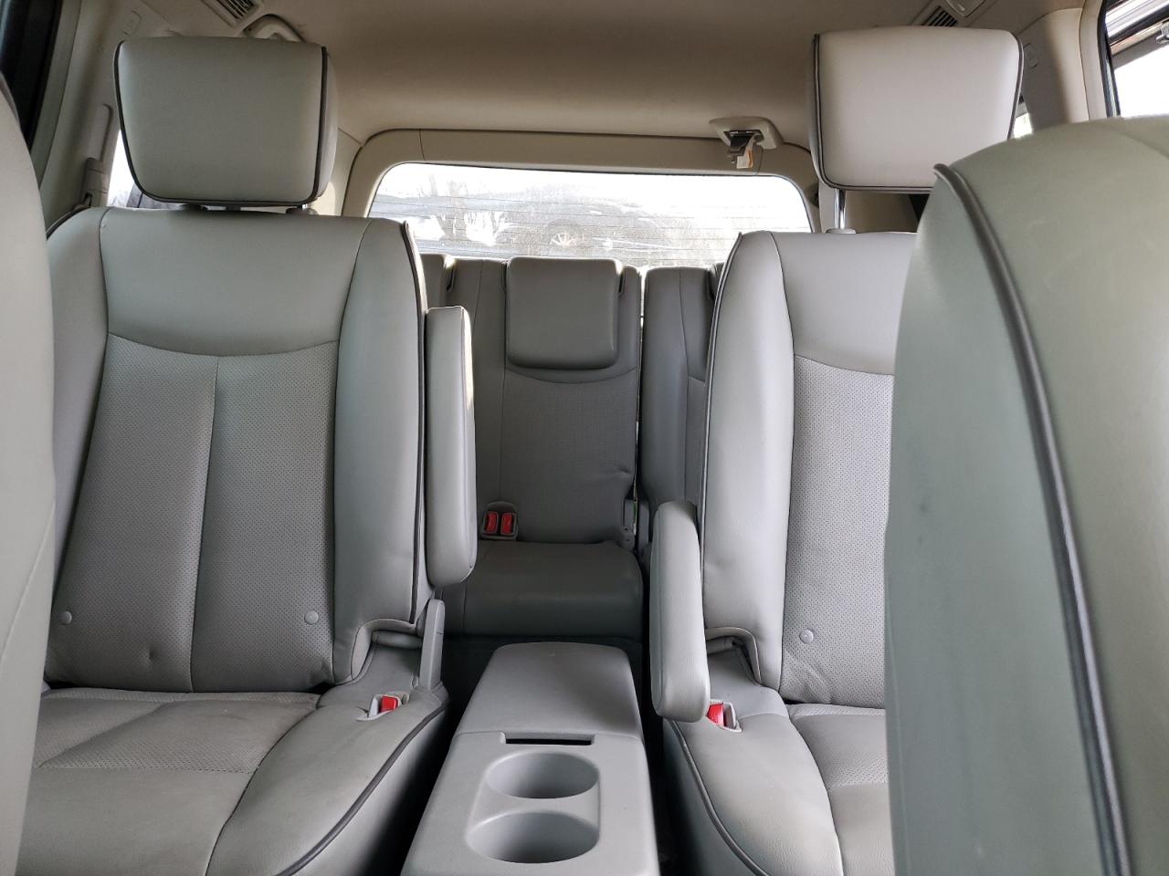 2015 Nissan Quest - Image 10