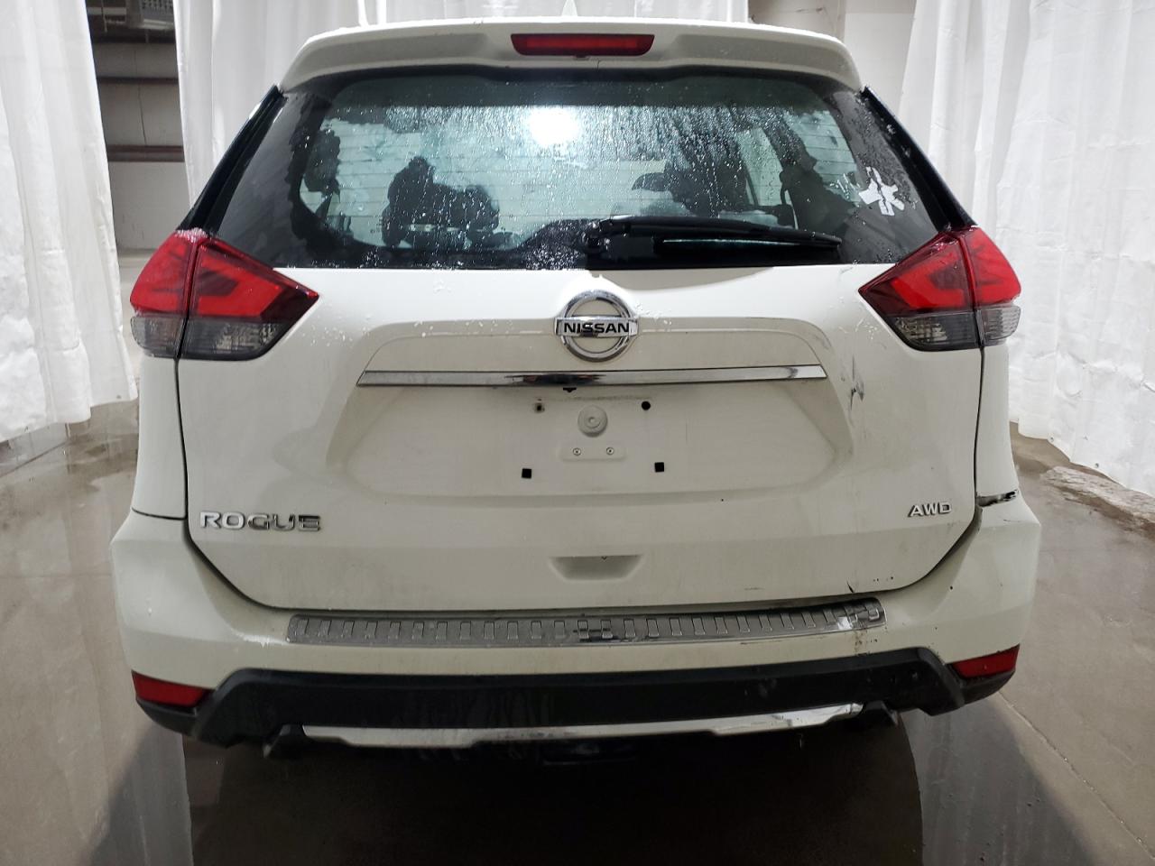 2017 Nissan Rogue - Image 6