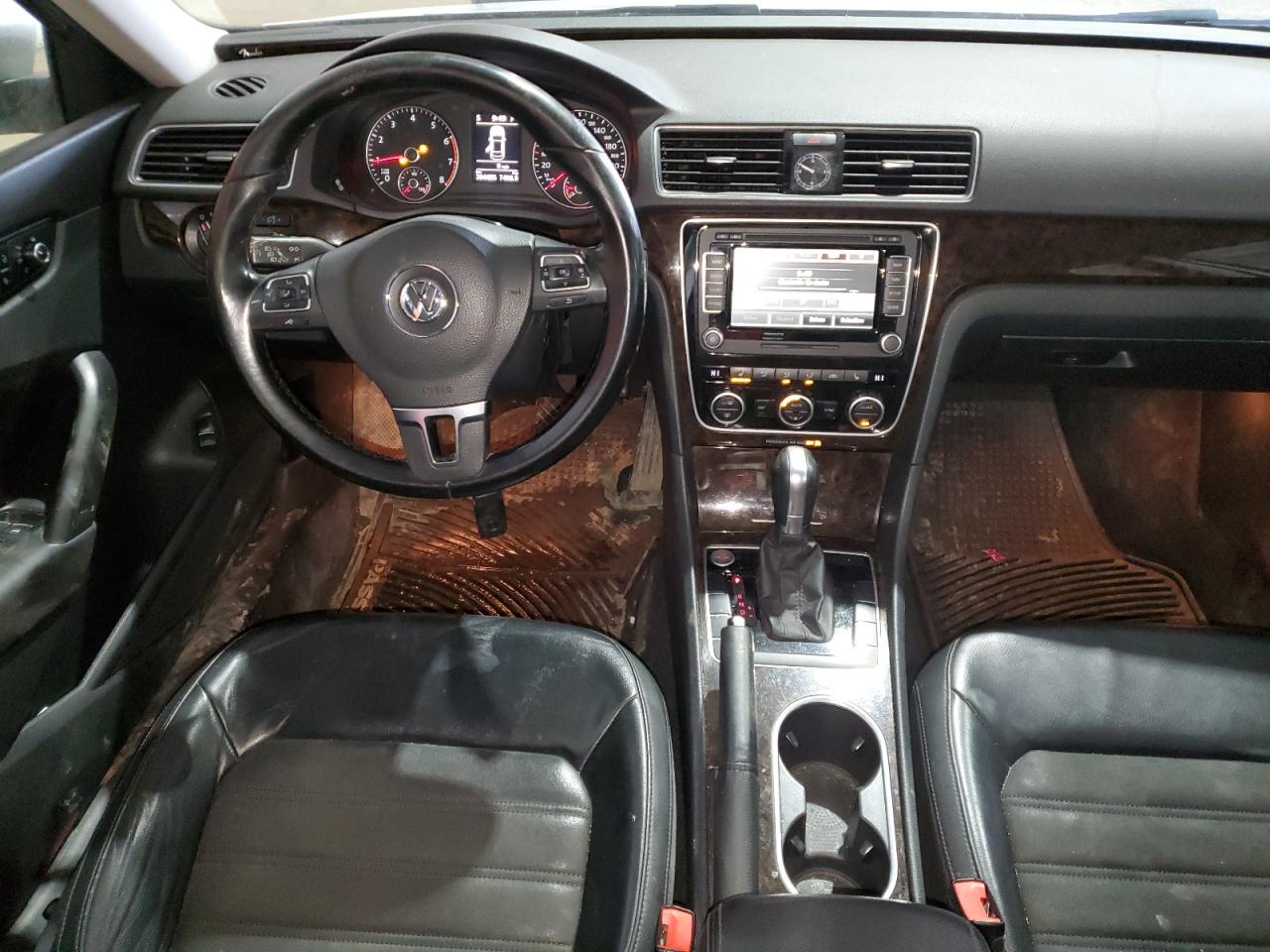 2015 Volkswagen Passat - Image 8