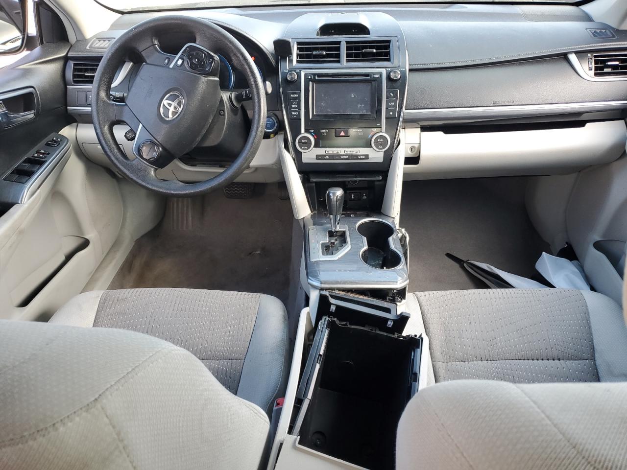 2014 Toyota Camry - Image 8