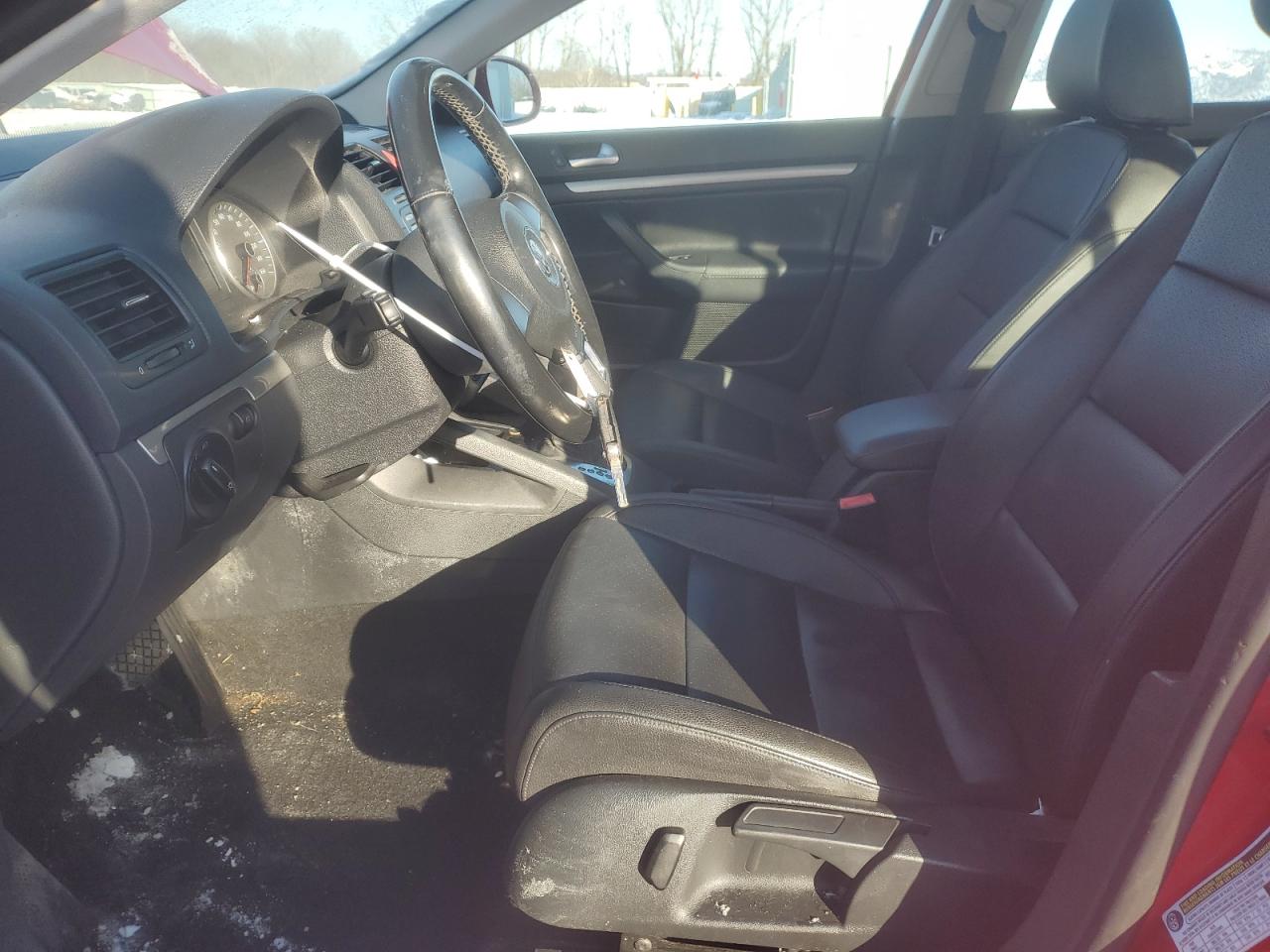 2010 Volkswagen Jetta - Image 7
