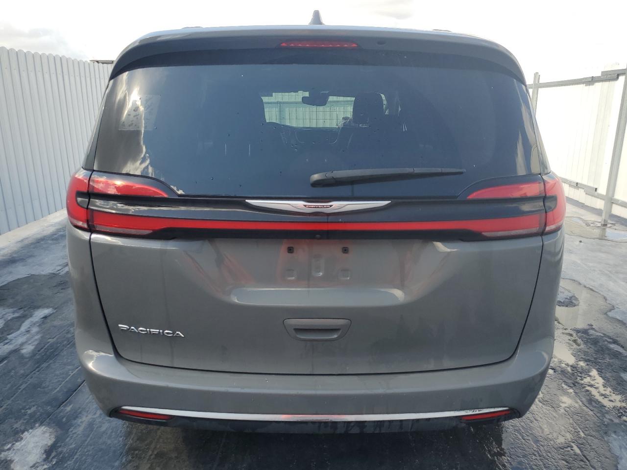 2022 Chrysler Pacifica - Image 6