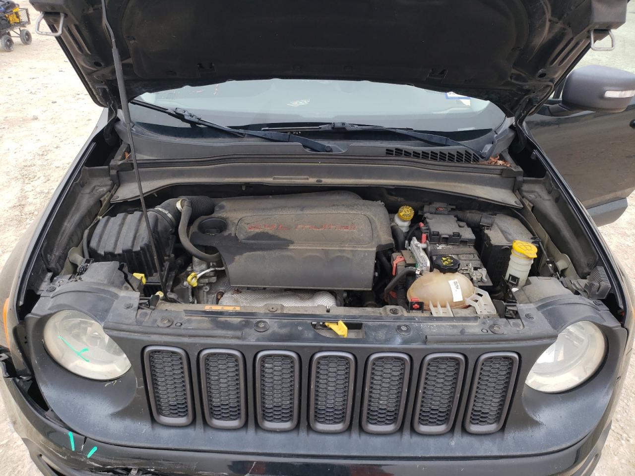 2015 Jeep Renegade - Image 11