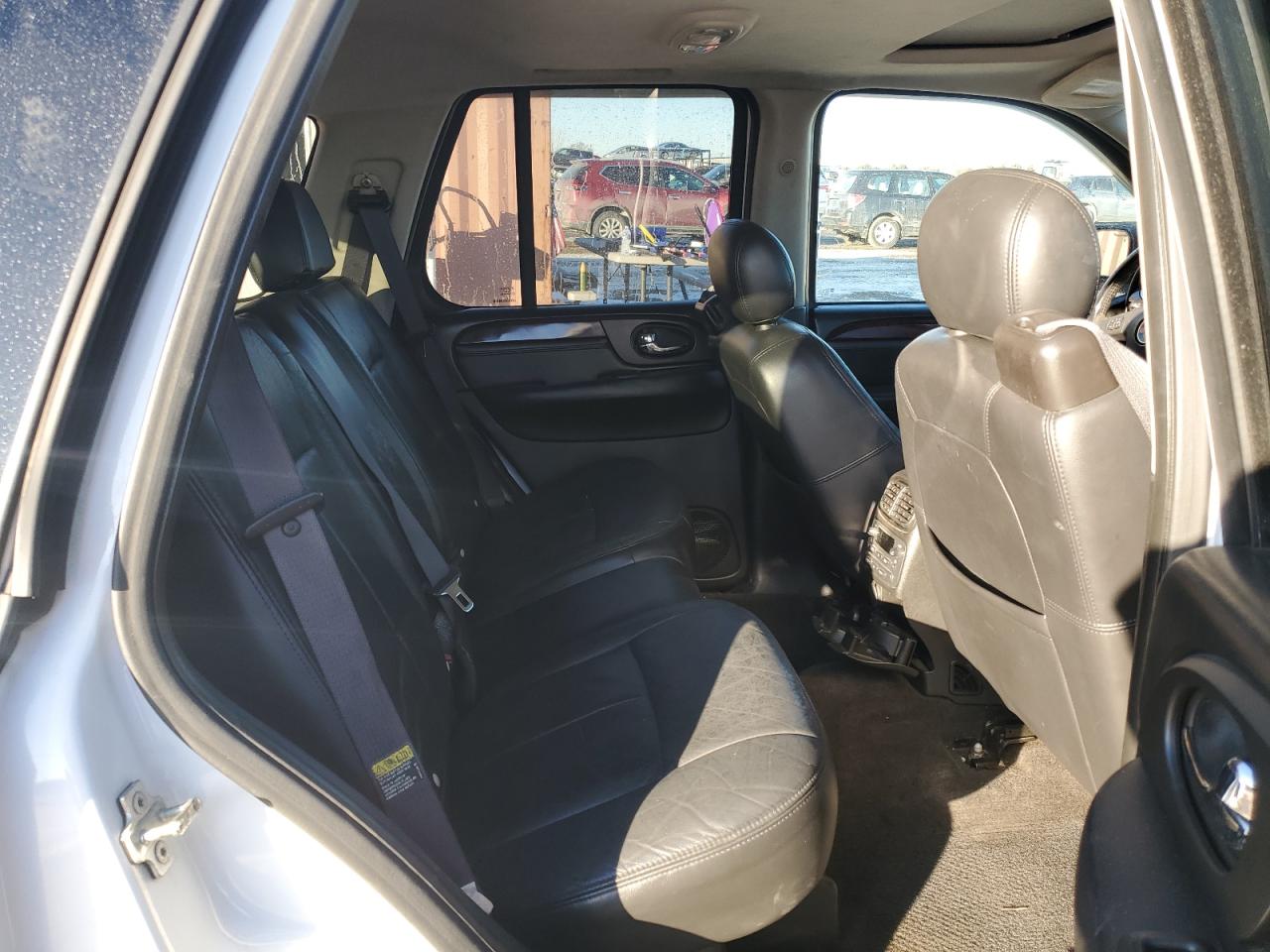 2005 GMC Envoy - Image 11