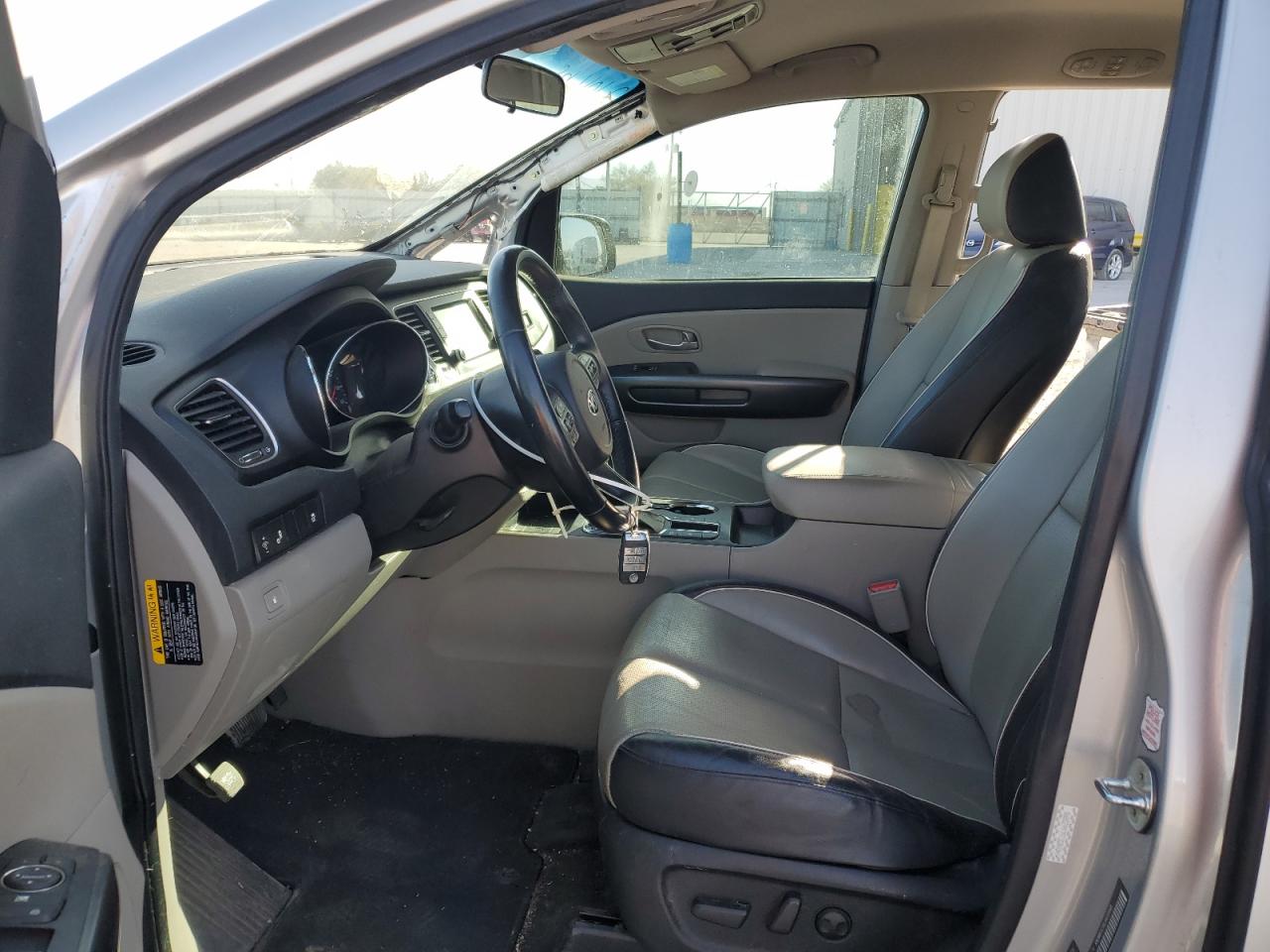 2020 Kia Sedona - Image 7