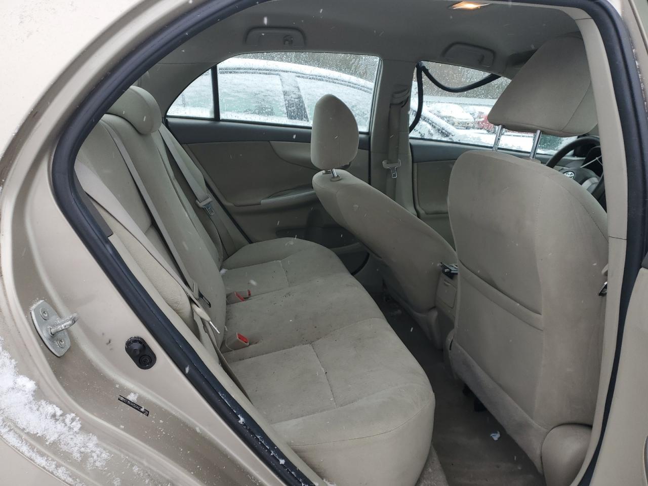2010 Toyota Corolla - Image 10