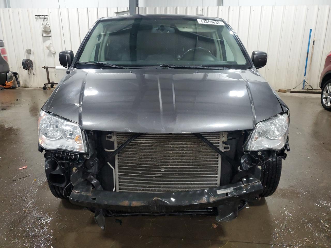 2015 Chrysler Town & Country - Image 5