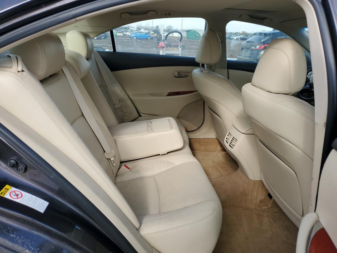 2011 Lexus ES - Image 10