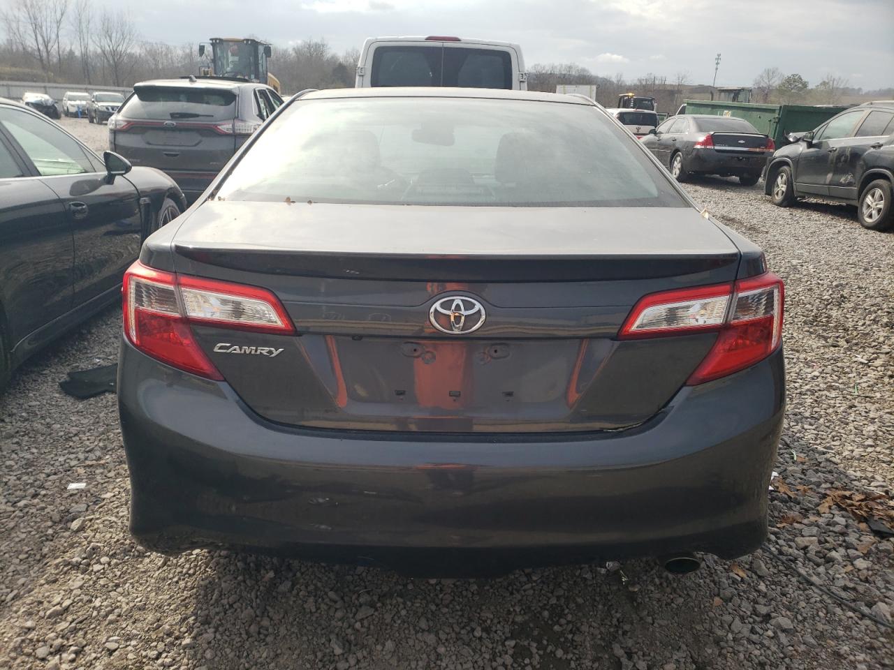 2014 Toyota Camry - Image 6