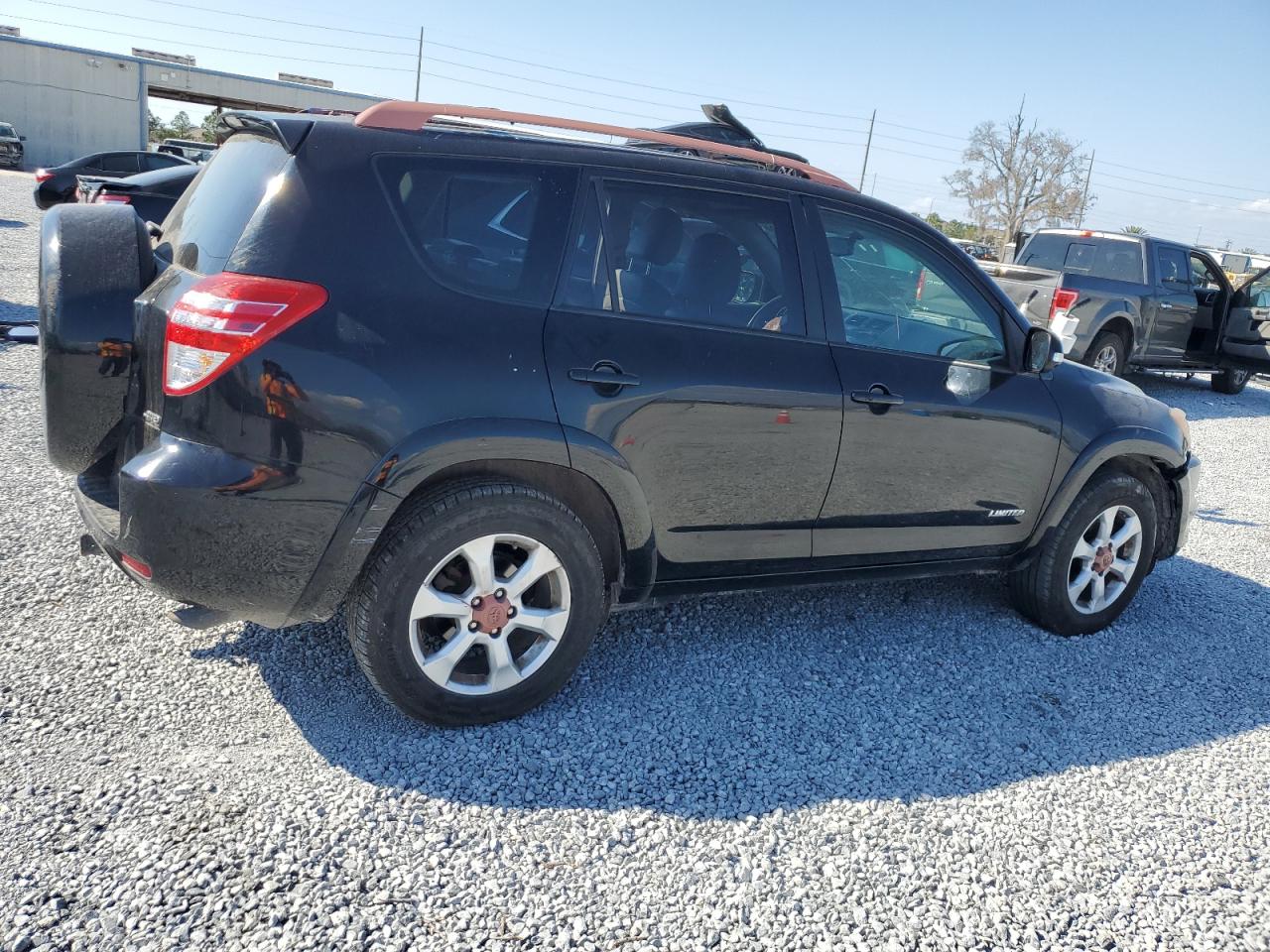 2010 Toyota RAV 4 - Image 3