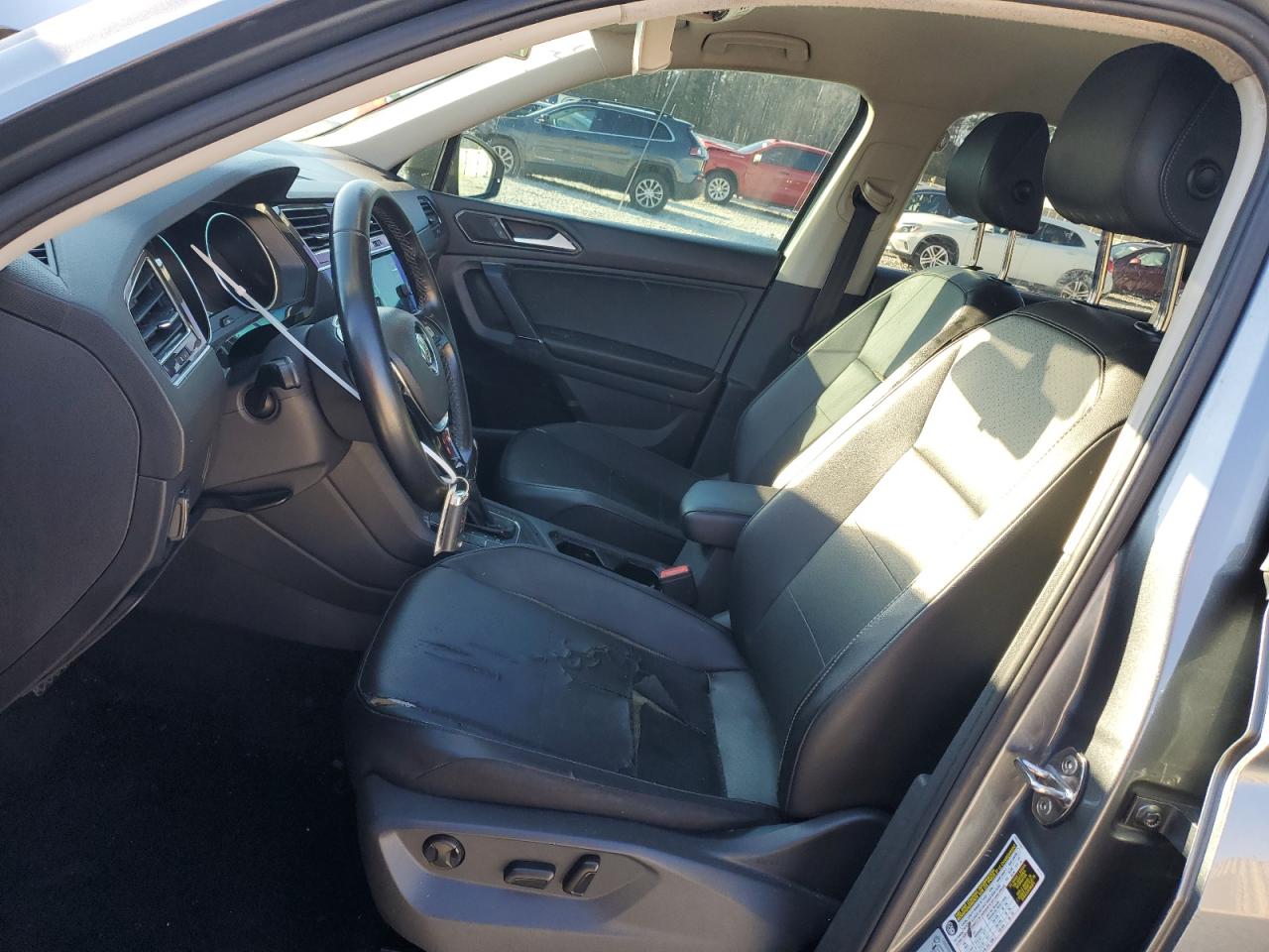 2018 Volkswagen Tiguan - Image 7