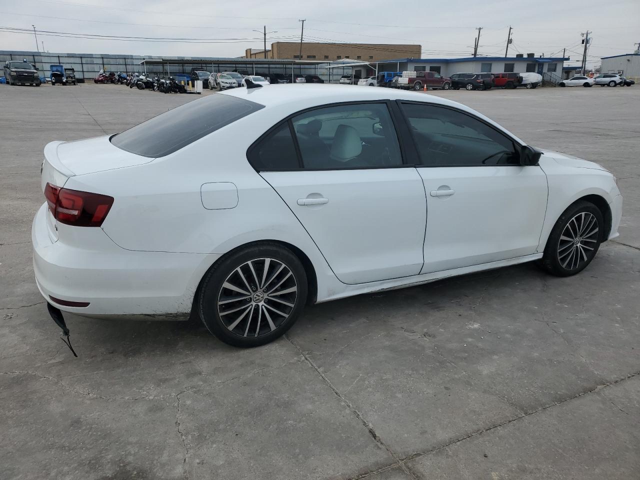 2016 Volkswagen Jetta - Image 3