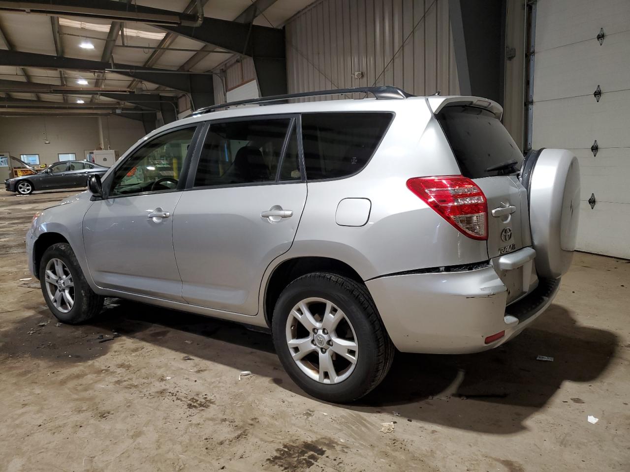 2012 Toyota RAV 4 - Image 2