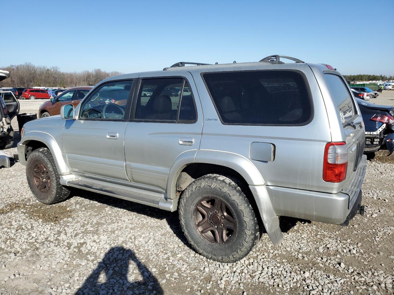 2000 Toyota 4Runner - Image 2
