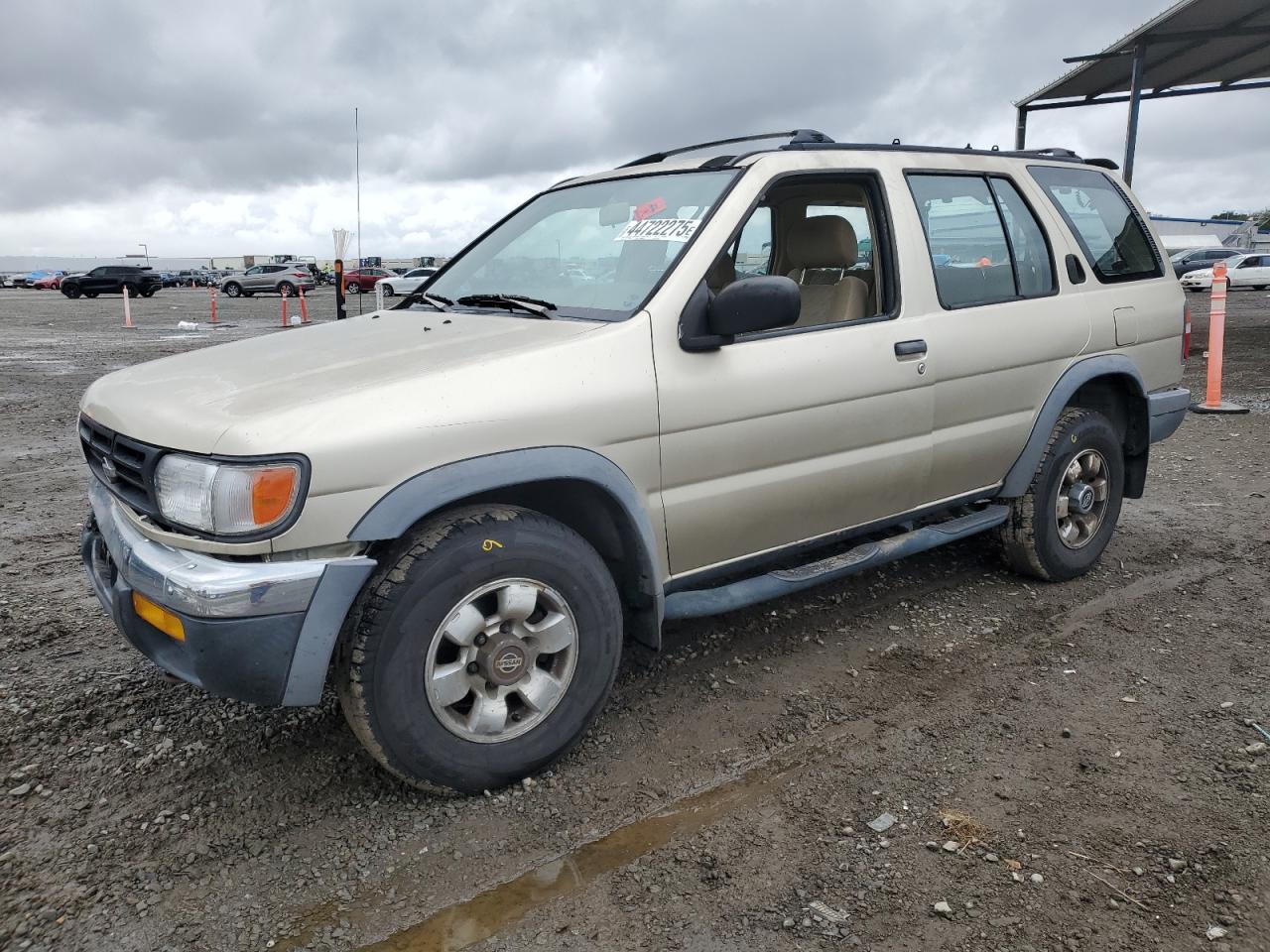 1999 Nissan Pathfinder - Image 1