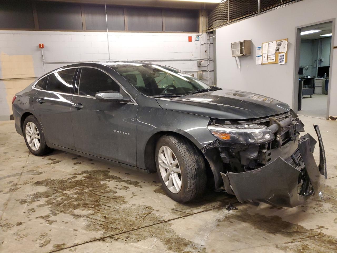2016 Chevrolet Malibu - Image 4