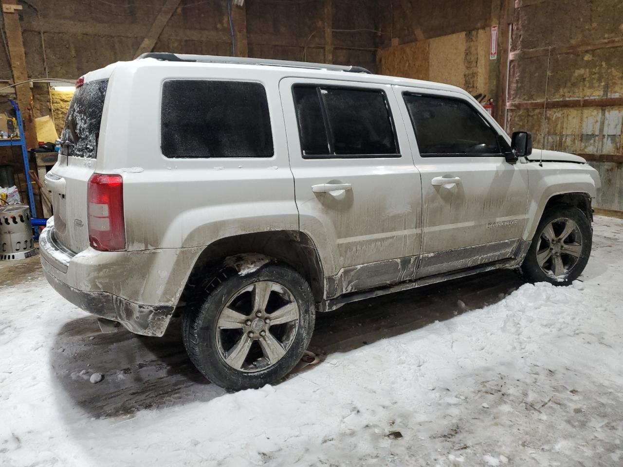 2017 Jeep Liberty (Patriot) - Image 3