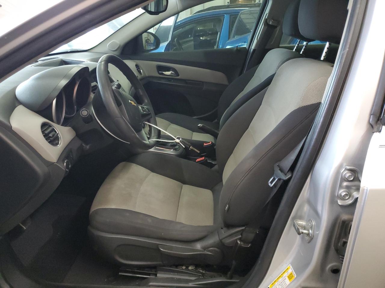 2013 Chevrolet Cruze - Image 7