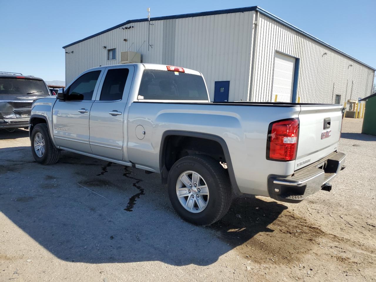 2018 GMC Sierra - Image 2