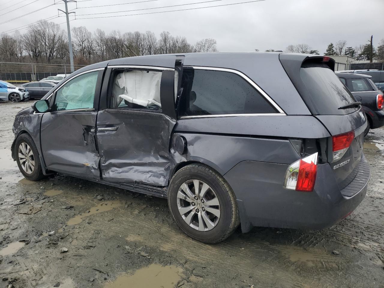2016 Honda Odyssey - Image 2