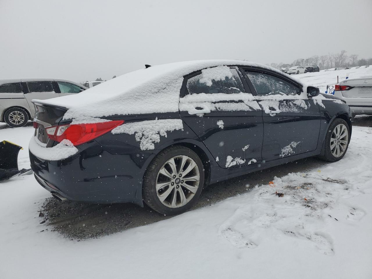 2013 Hyundai Sonata - Image 3