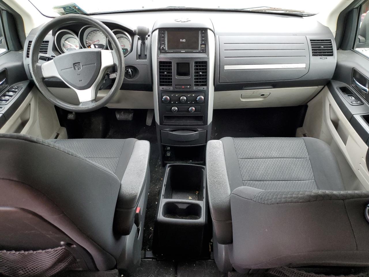2010 Dodge Caravan - Image 8