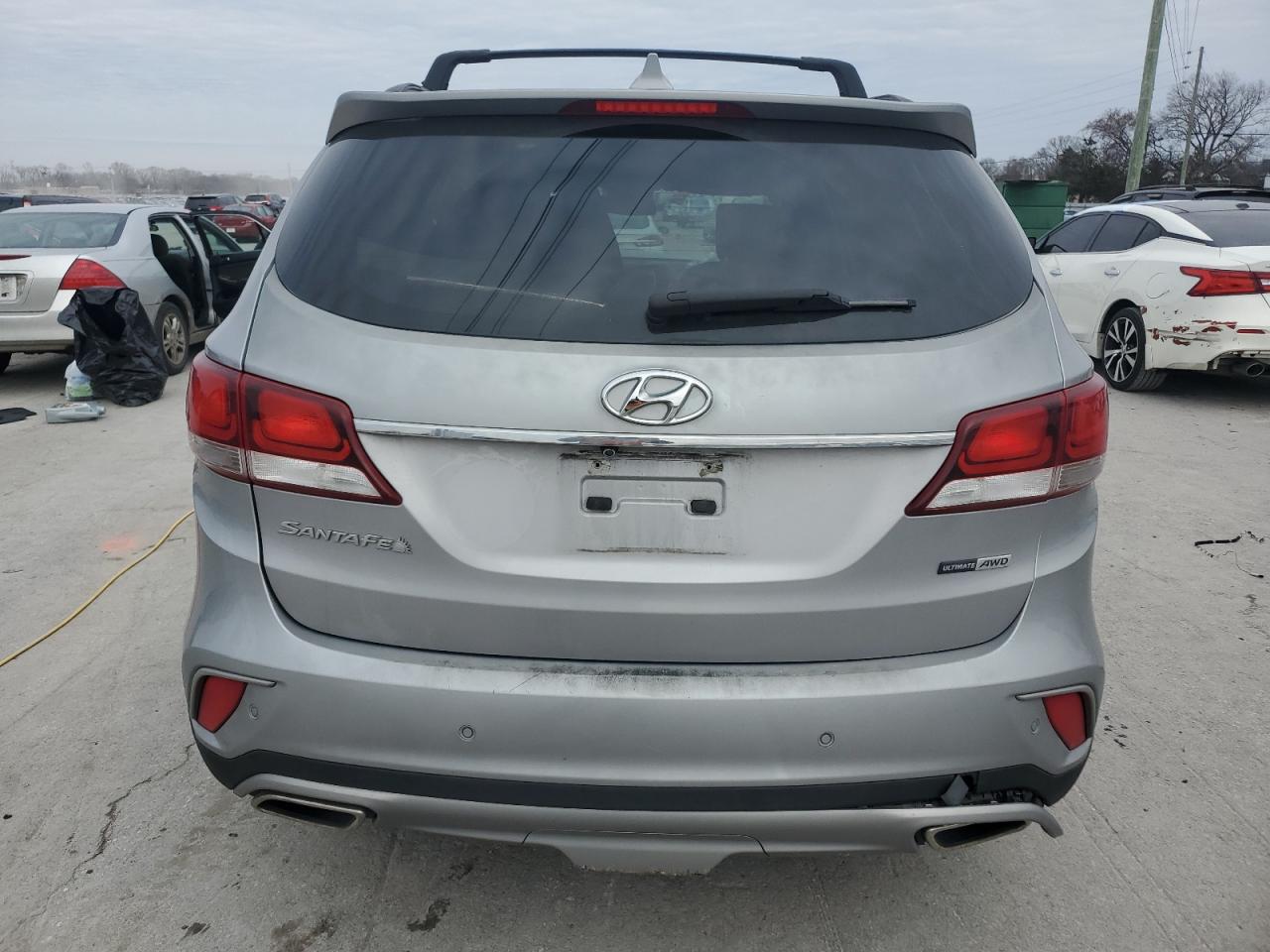2017 Hyundai Santa Fe - Image 6