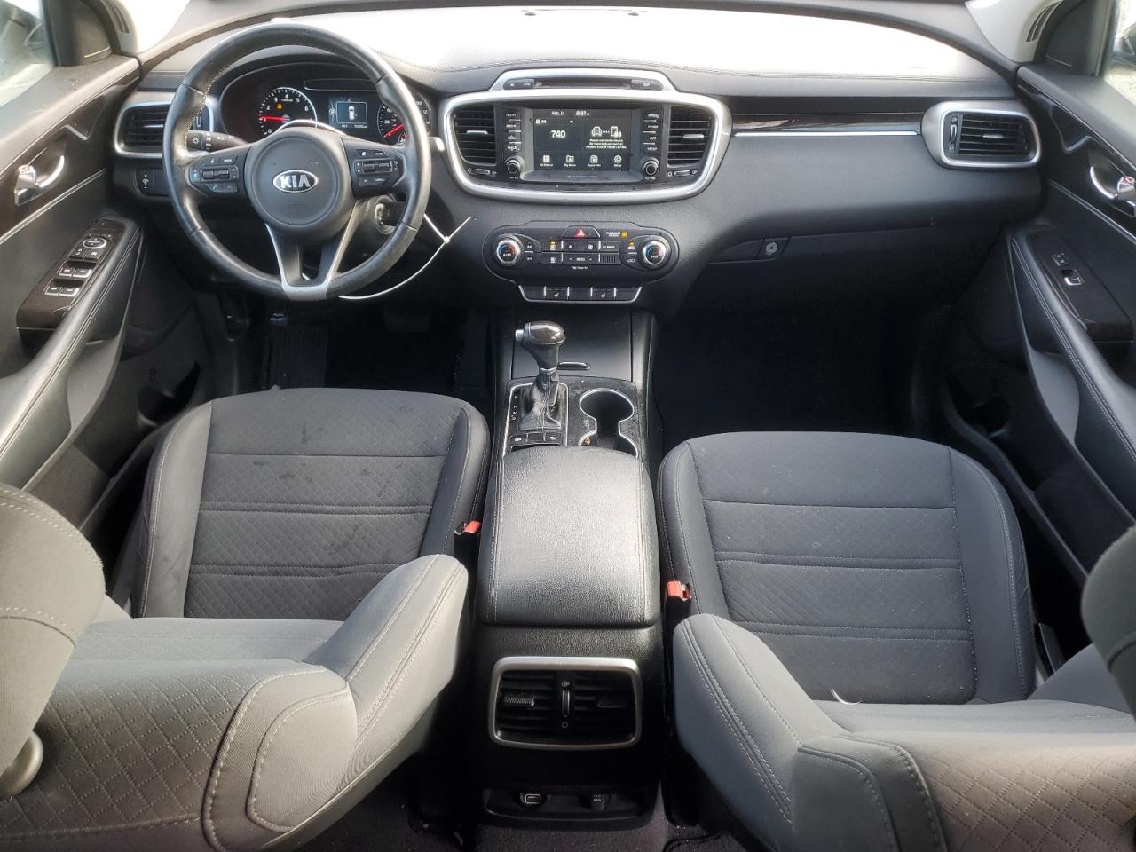 2017 Kia Sorento - Image 8
