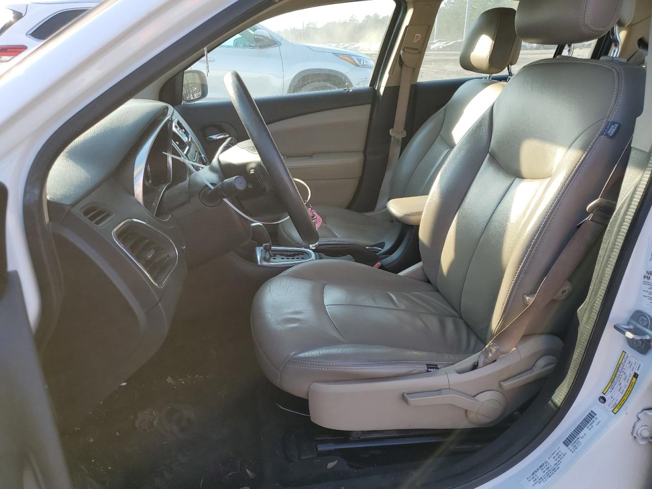2014 Chrysler 200 - Image 7