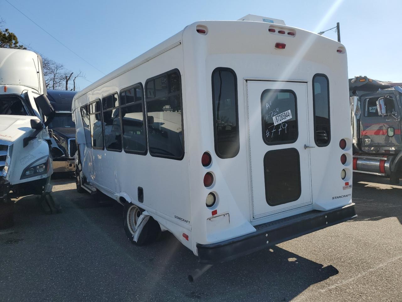 2015 Ford Econoline - Image 3