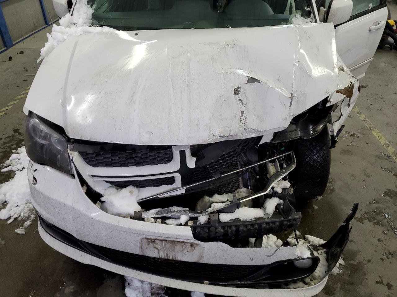 2017 Dodge Caravan - Image 12