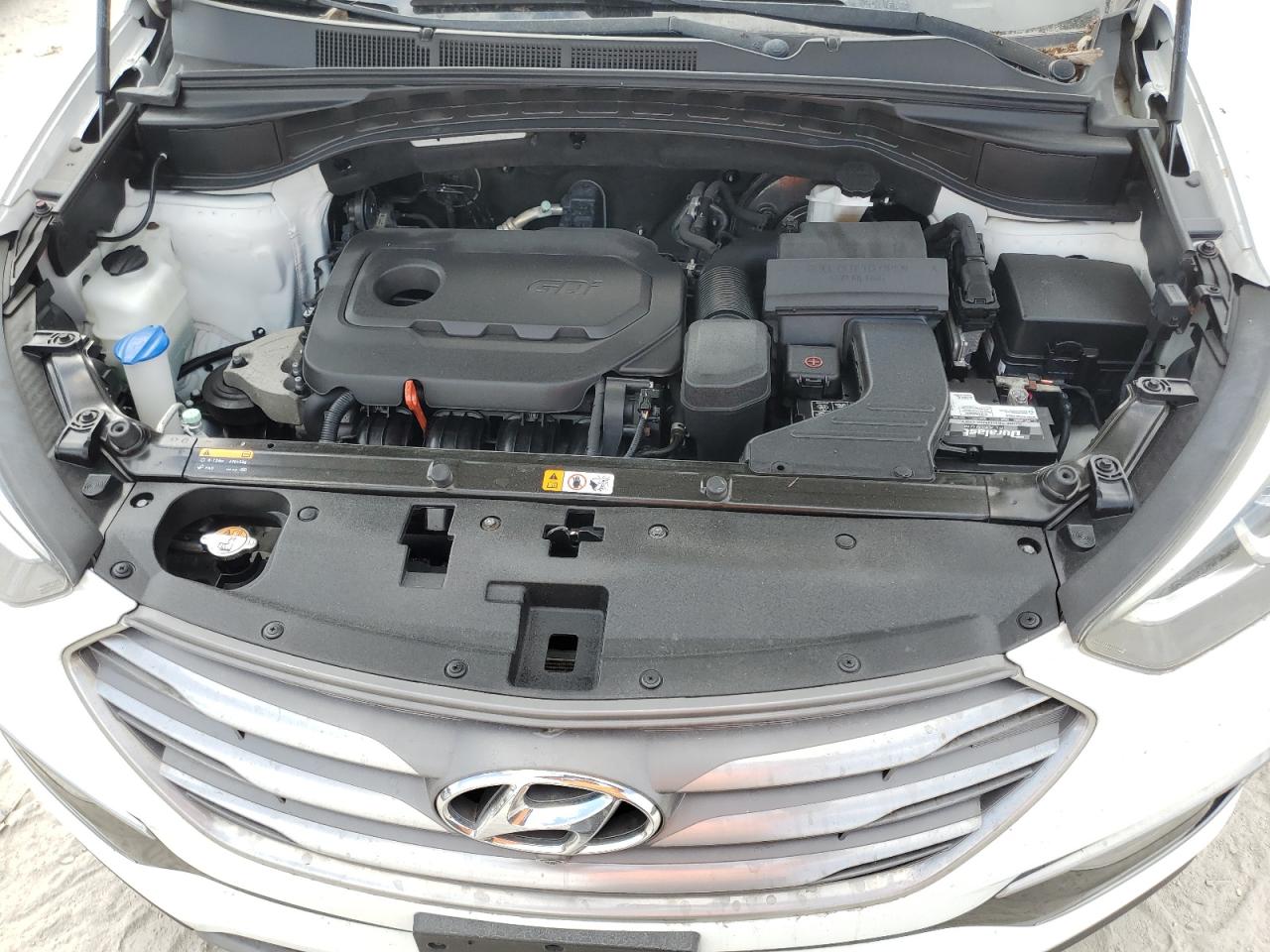 2017 Hyundai Santa Fe - Image 12