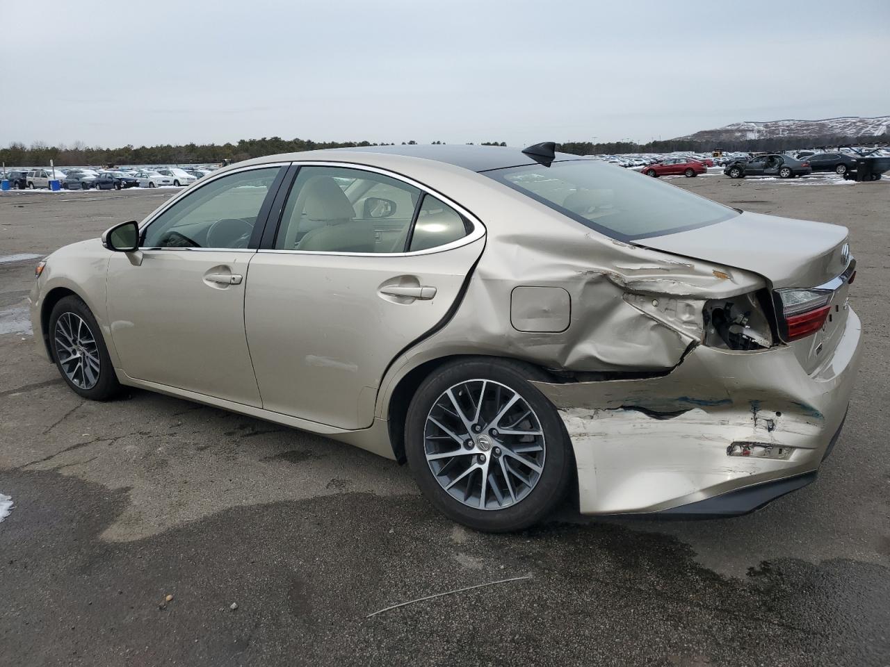 2017 Lexus ES - Image 2