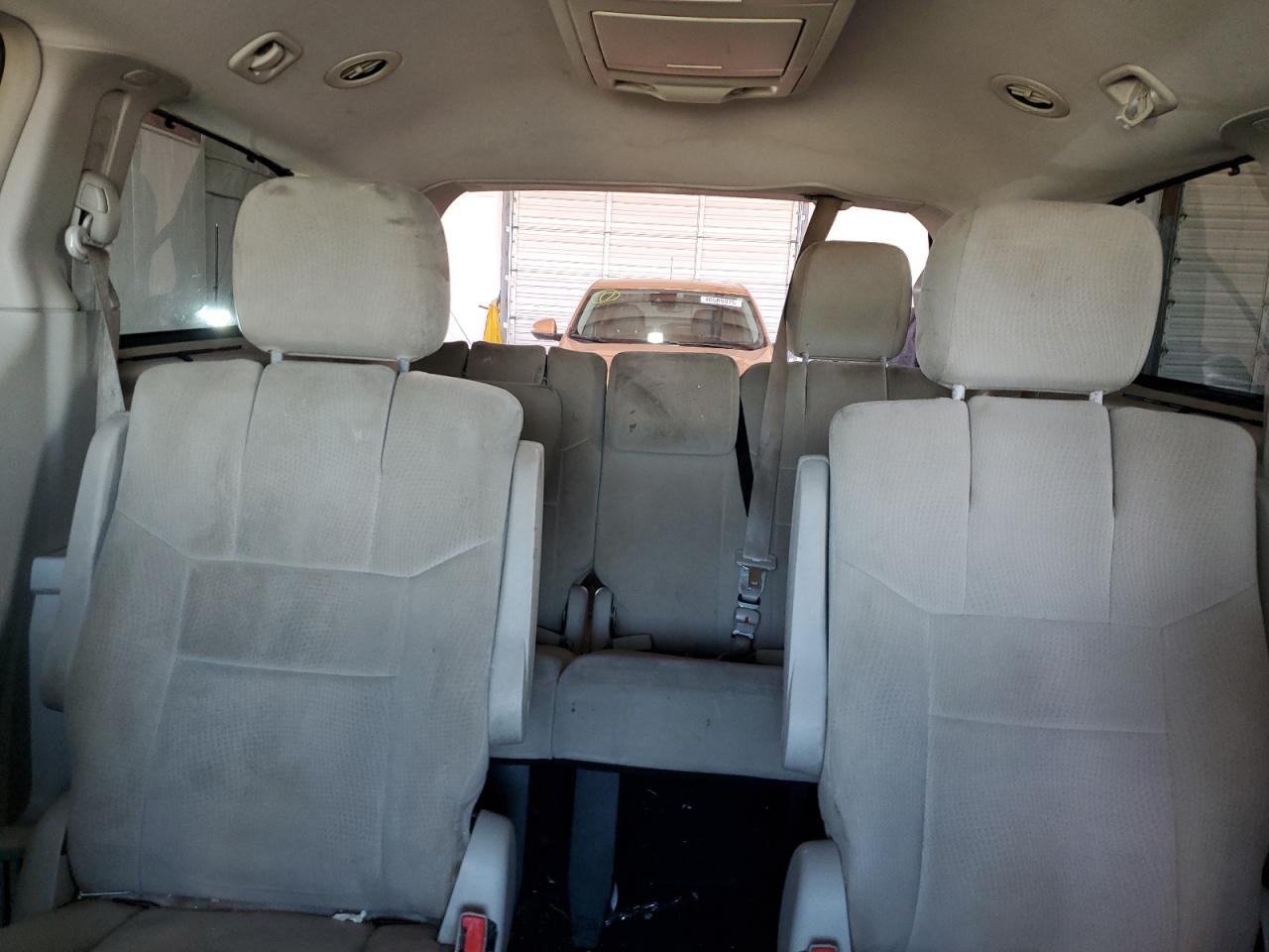 2012 Dodge Caravan - Image 10