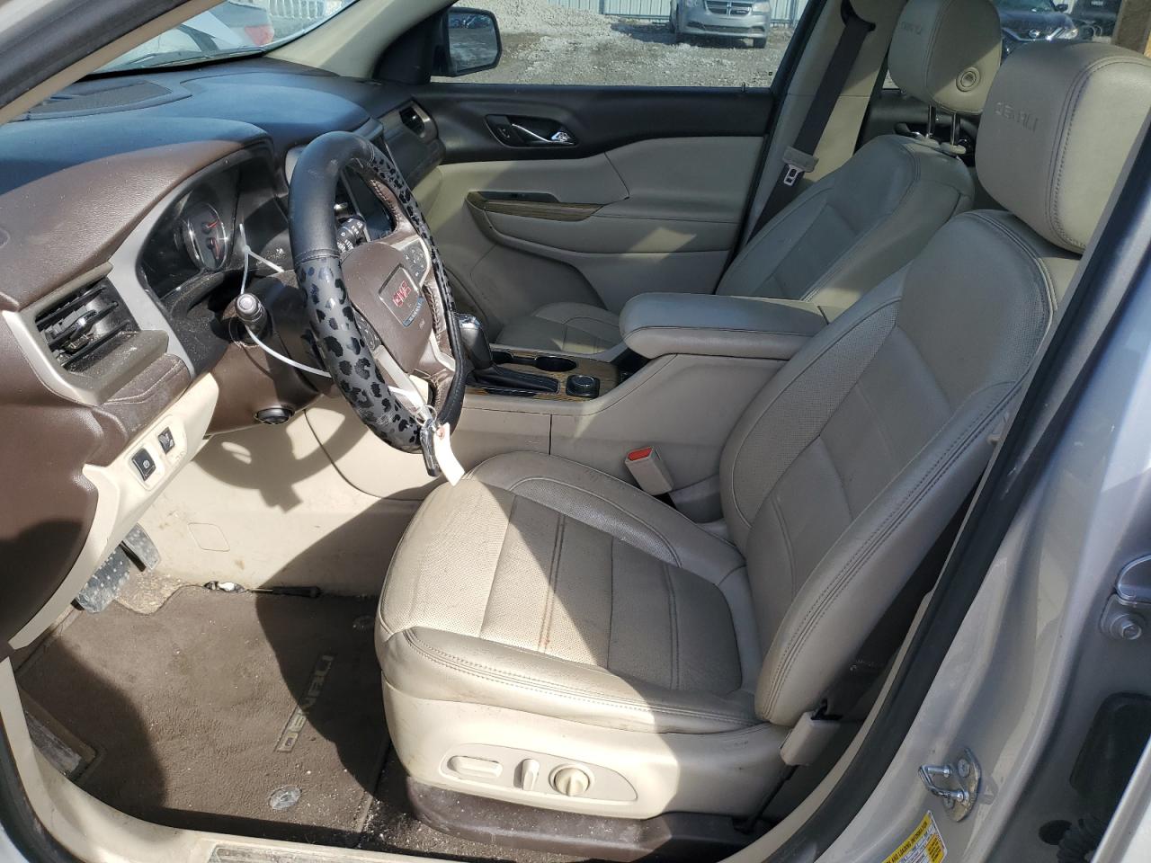 2017 GMC Acadia - Image 7