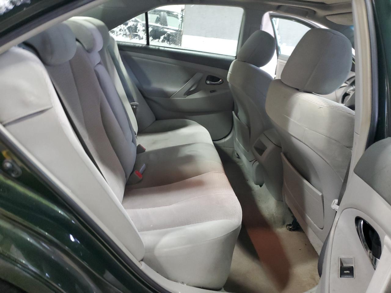 2011 Toyota Camry - Image 10
