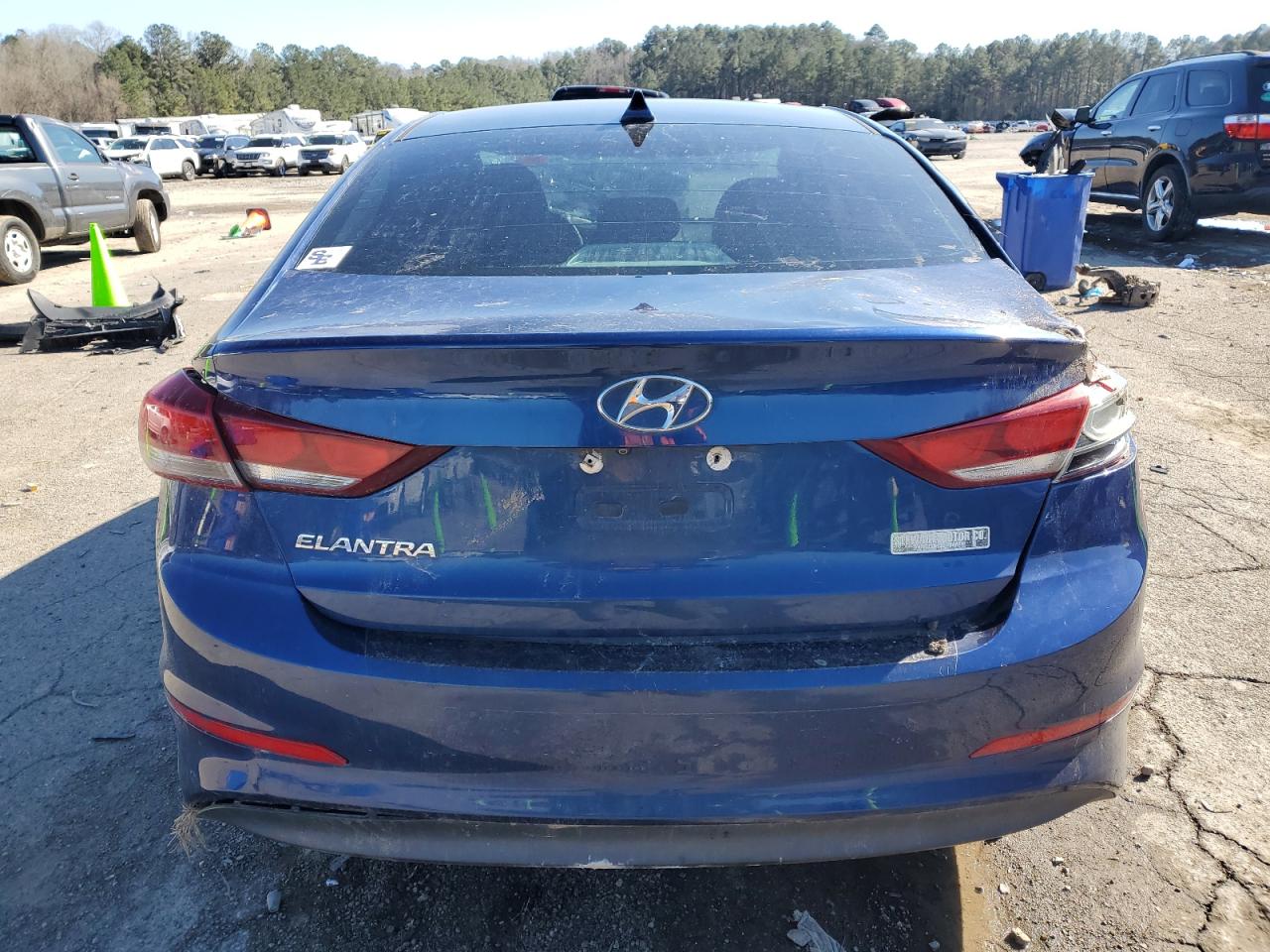 2017 Hyundai Elantra - Image 6