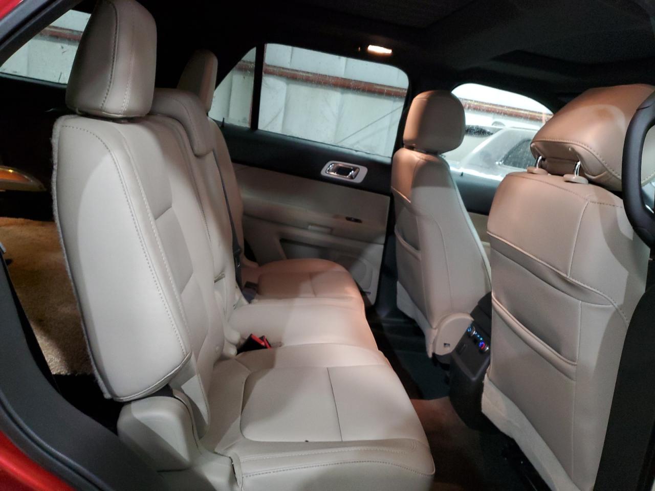 2015 Ford Explorer - Image 11