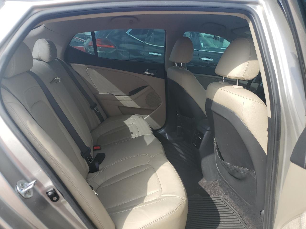2011 Kia Optima - Image 11