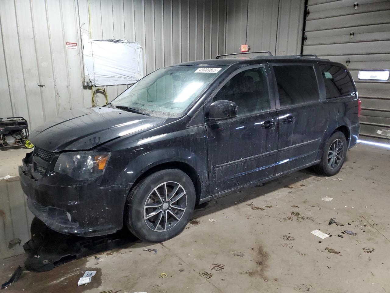 2017 Dodge Caravan - Image 1