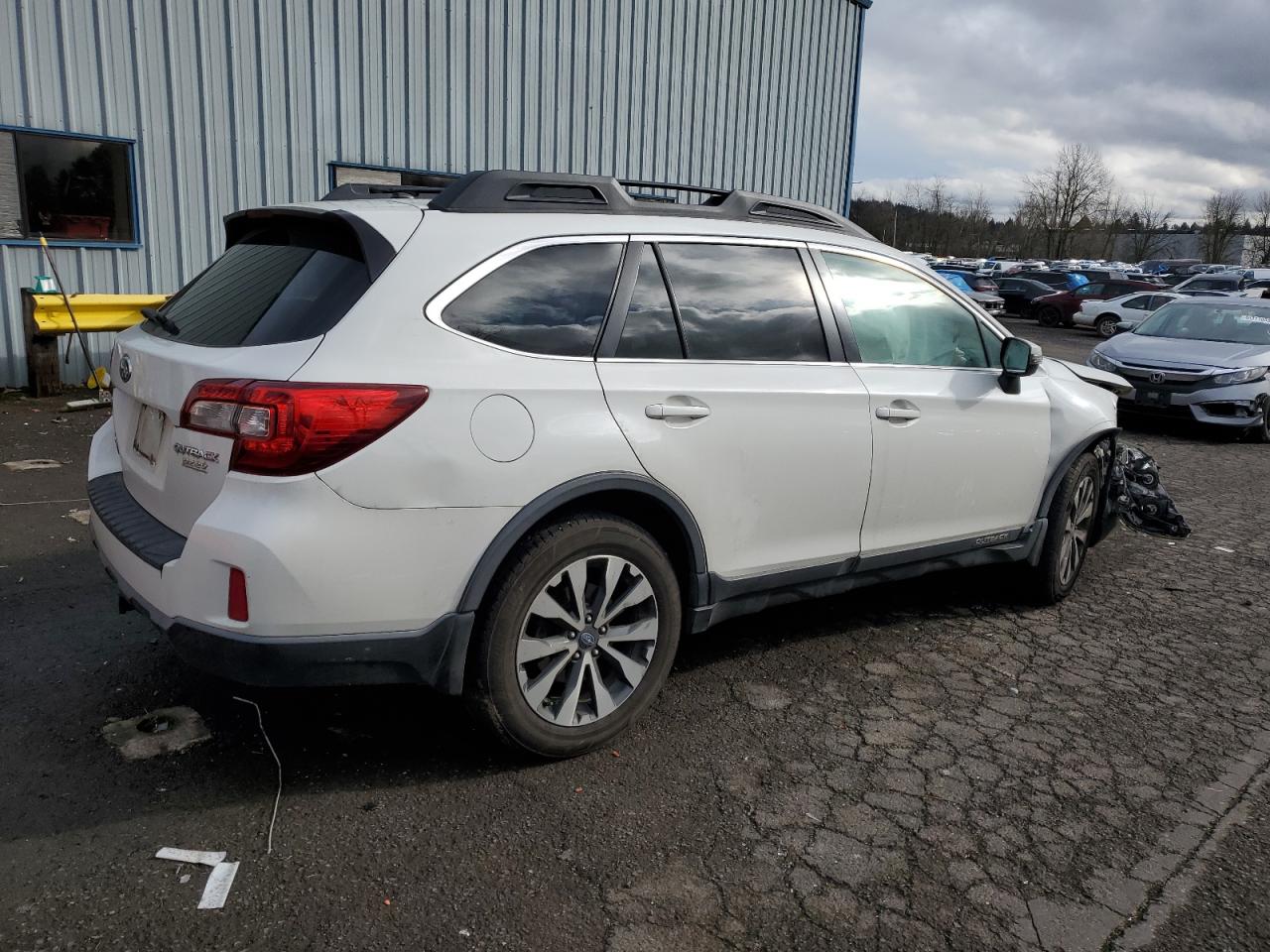 2015 Subaru Outback - Image 3