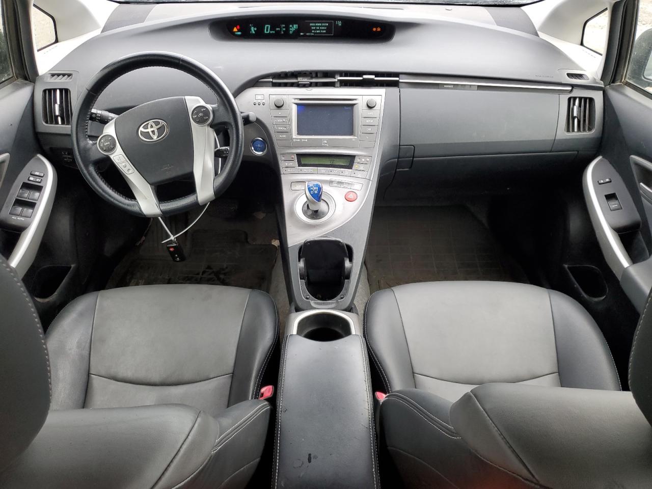 2013 Toyota Prius - Image 8