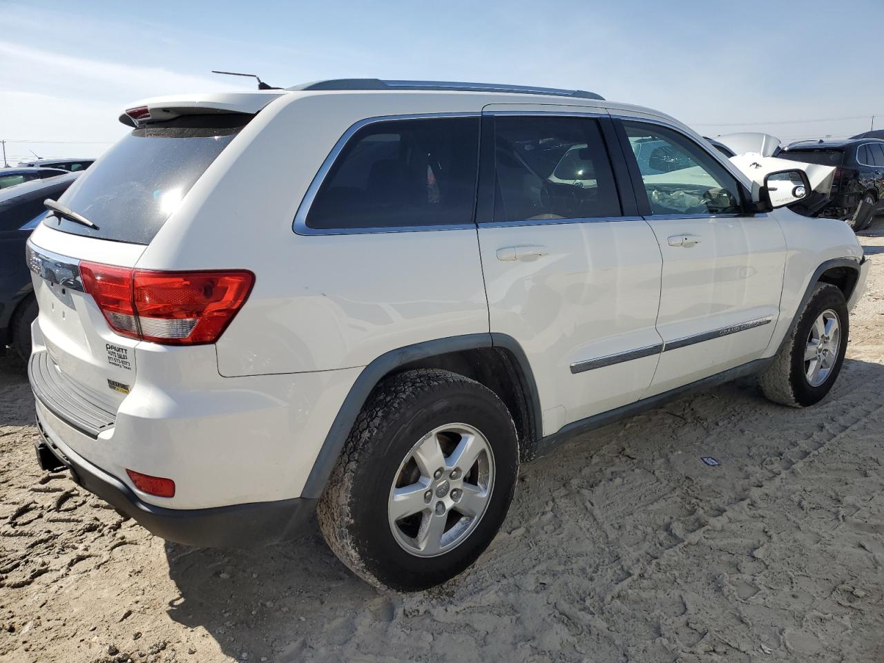 2011 Jeep Grand Cherokee - Image 3