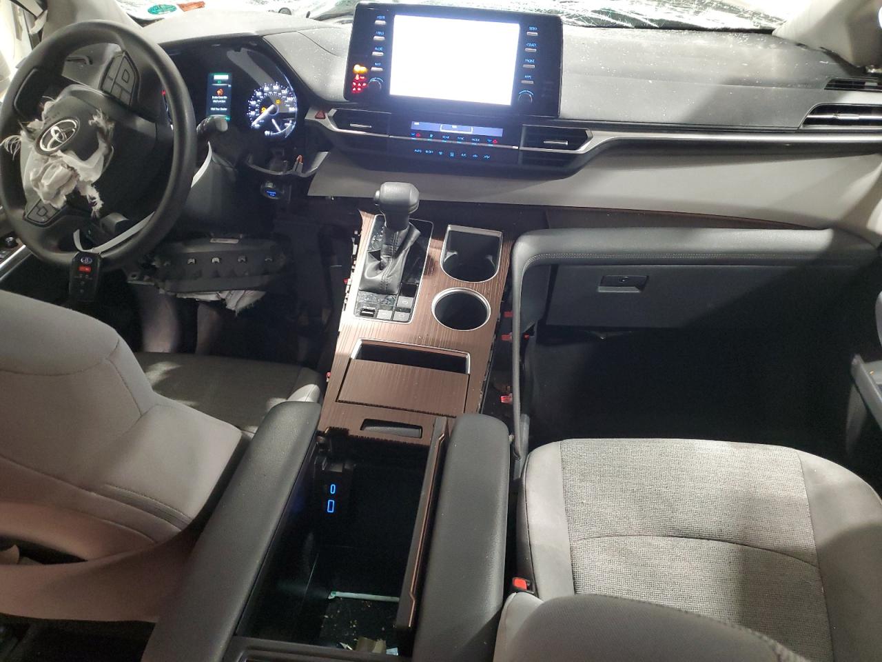 2022 Toyota Sienna - Image 8